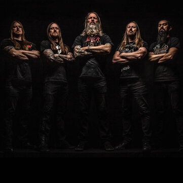 Amon Amarth vereinen epische Melodien mit packenden Geschichten nordischer Legenden!&nbsp;Tauche noch tiefer in diese Welt donnernder Riffs und Heldentaten ein: &nbsp; Sichere dir jetzt exklusiven Merch von Amon Amarth!