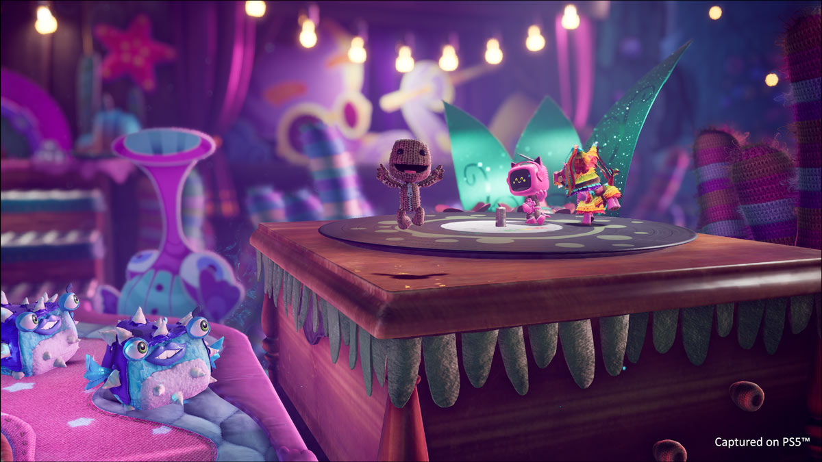 Im Video gibt es einen Einblick in den Entstehungsprozess der Musik.