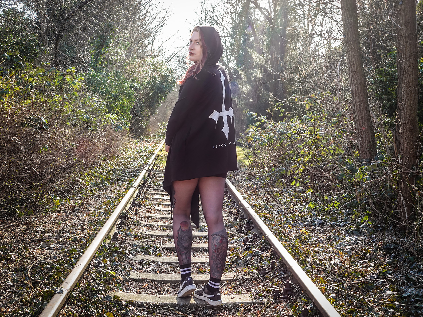 Black Blood Cardigan mit Cross Print