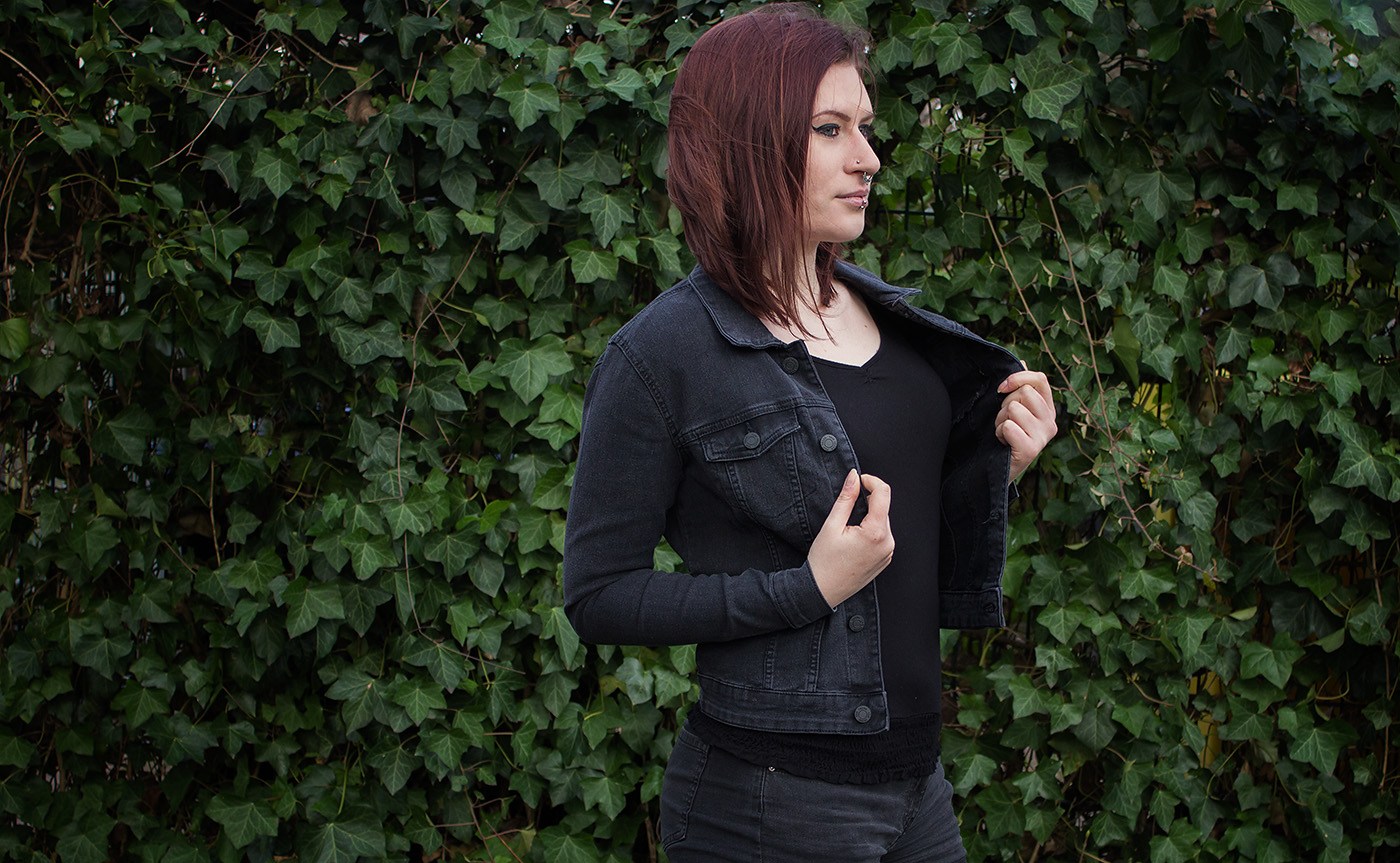 Debra Black Wash Denim Jacket von Noisy May